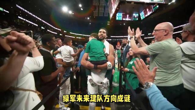 莱万多夫斯基意外战胜FPX，重返赛场引爆全场！观众掌声雷动(莱万多夫斯基5球集锦)