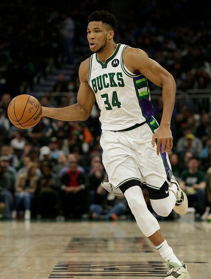 关于浓眉哥连续十二场比赛得分超过惊险取胜，篮网挑战极限！的信息